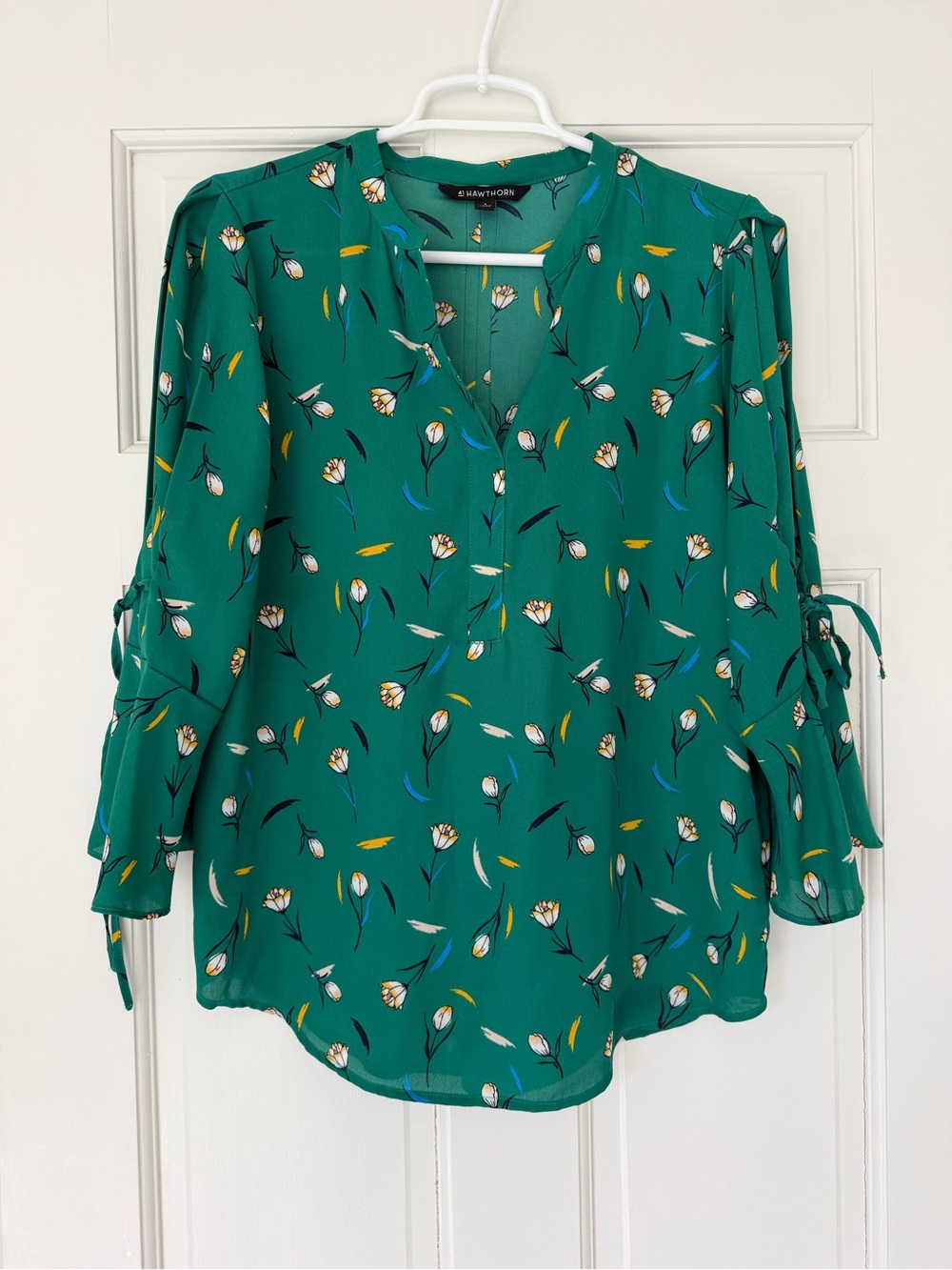 41 Hawthorn top size S green Stitchfix bell sleeve